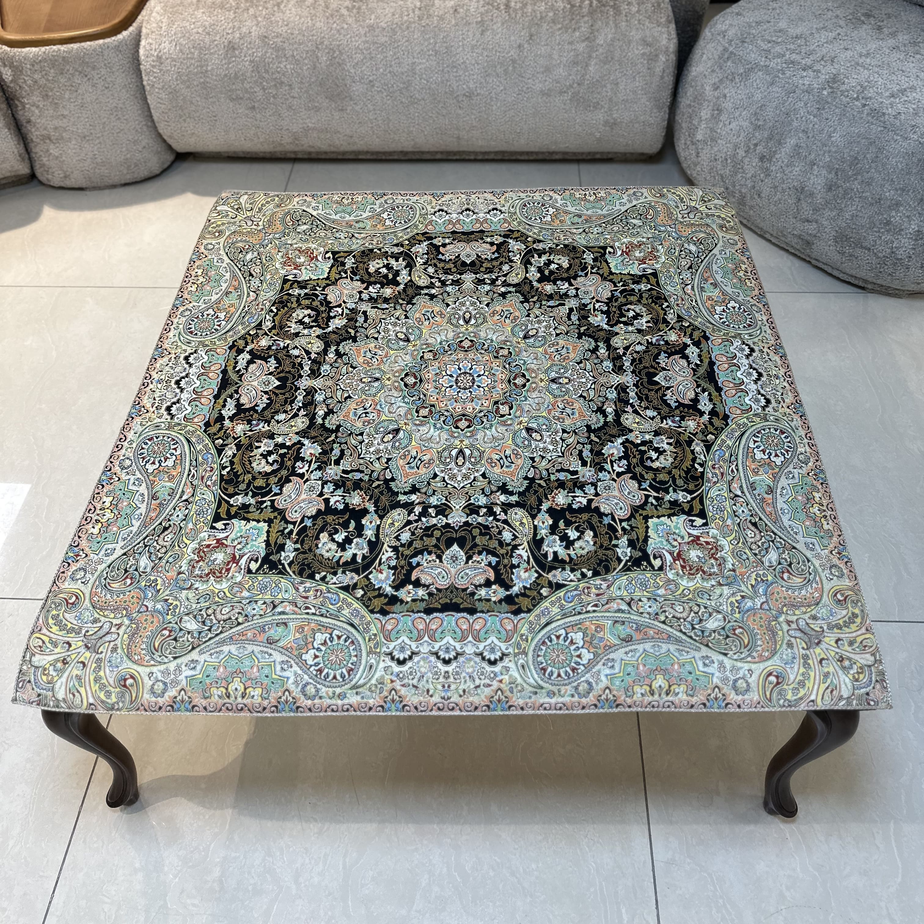 رومیزی مربعی طرح لوتوس