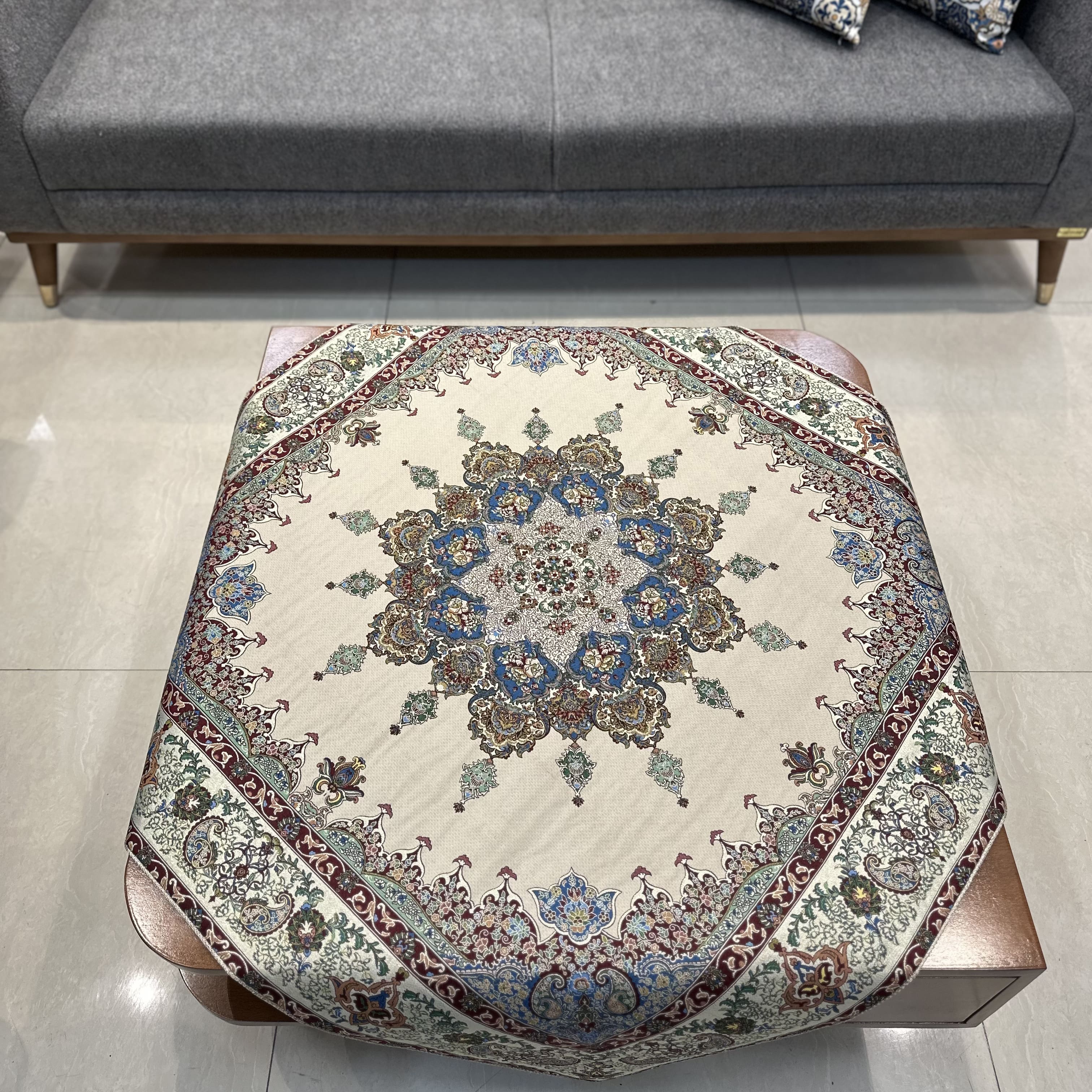 رومیزی مربعی طرح ونوس