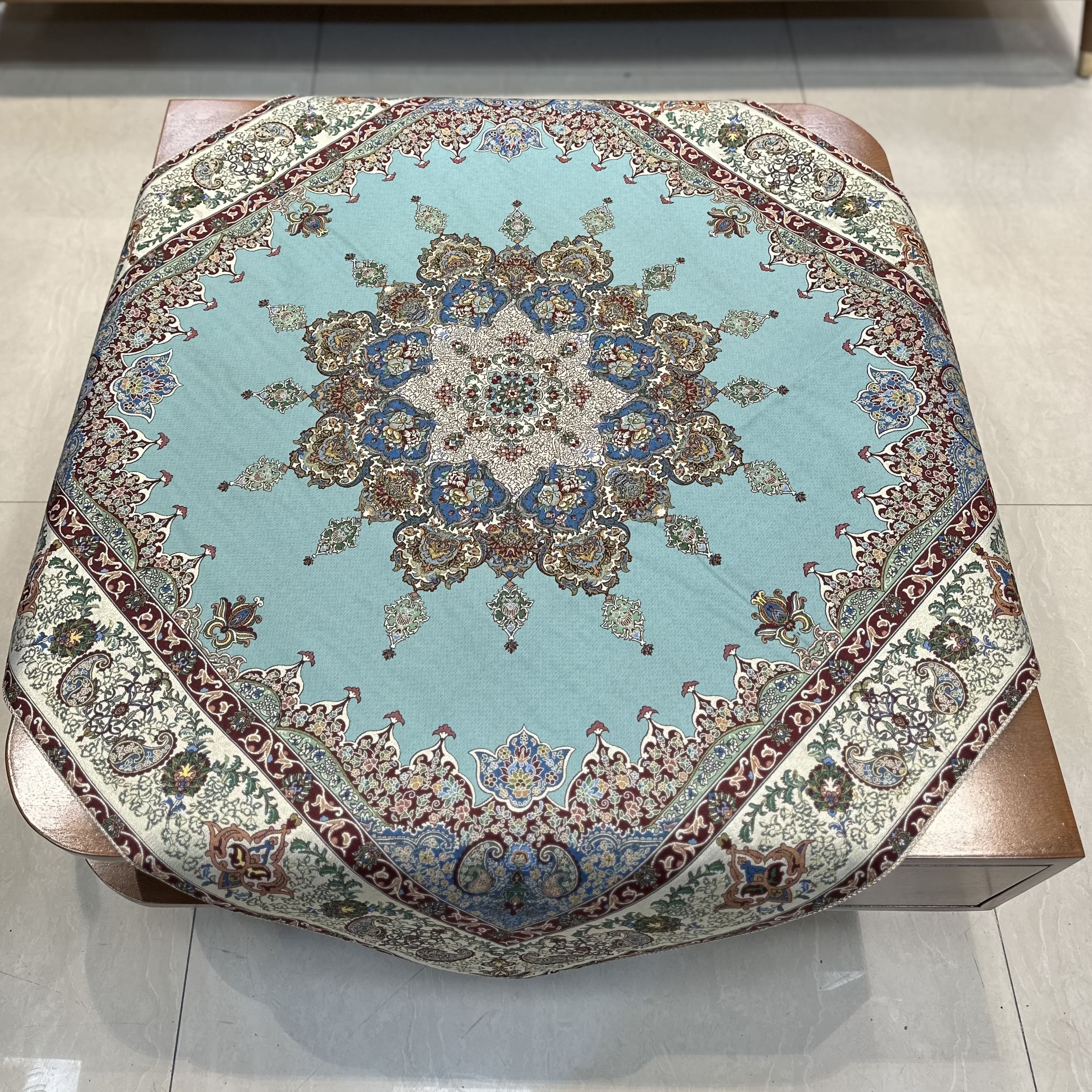 رومیزی مربعی طرح ونوس