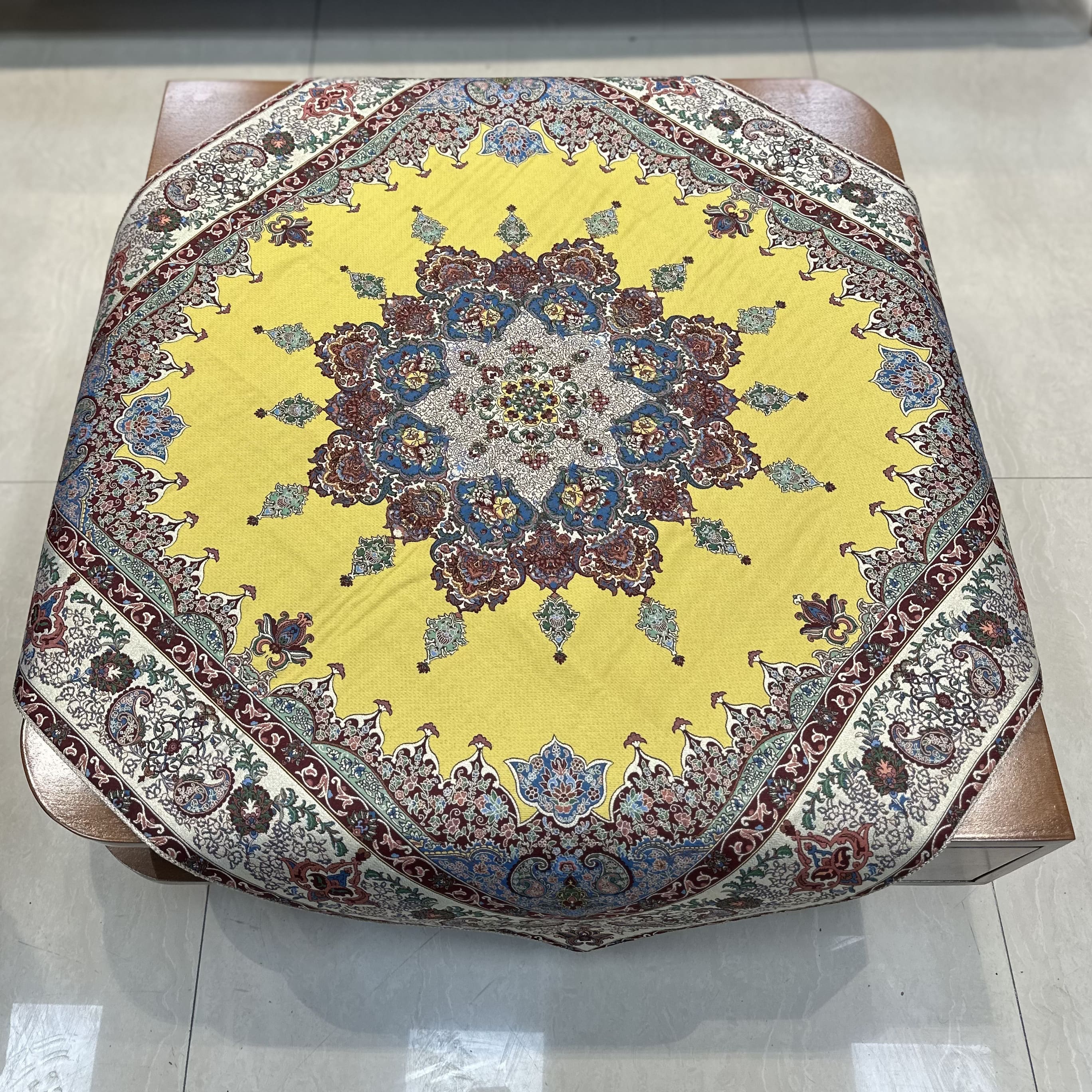 رومیزی مربعی طرح ونوس